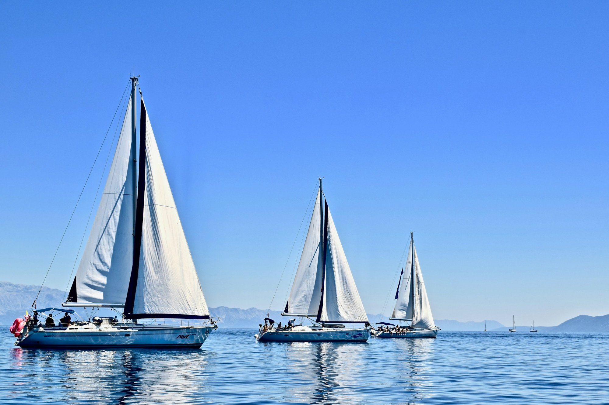 Segelyacht auf offener See